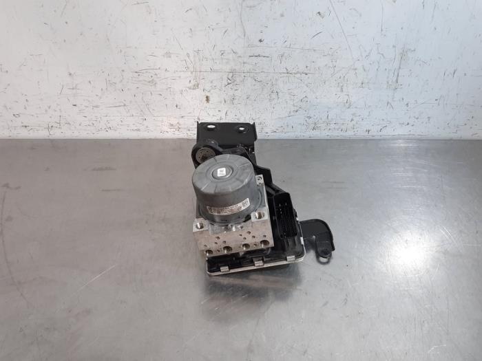 Used ABS pump Seat Leon (5FB) 2.0 TDI Ecomotive 16V Price € 199,65 Inclusive VAT offered by Autohandel Didier