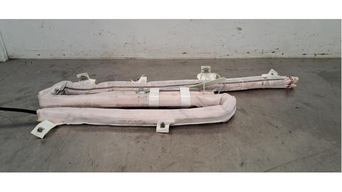 Takgardinairbag, höger från en Citroën C5 Aircross I (A4/AC/AJ/AR) 1.5 Blue HDi 130 16V 2021