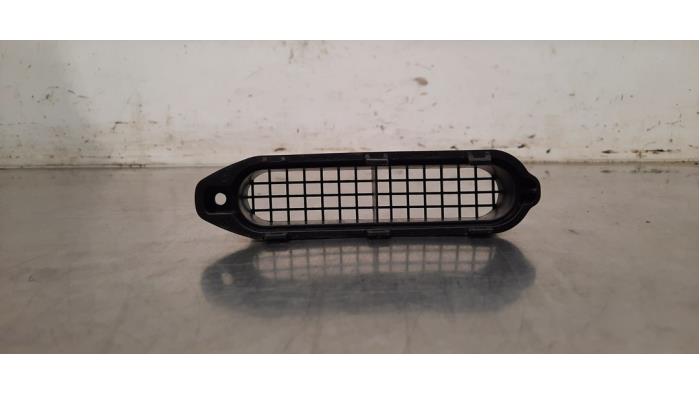 Begagnade Lufttratt Landrover Range Rover Sport (LW) 3.0 SDV6 Pris € 12,10 Inklusive moms erbjuds av Autohandel Didier