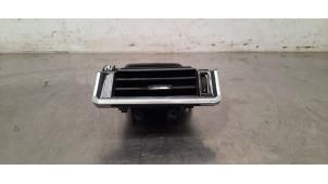 Usados Rejilla de aire de salpicadero Landrover Range Rover Velar (LY) 2.0 D180 AWD Precio € 24,20 IVA incluido ofrecido por Autohandel Didier