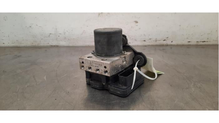 Usagé Bloc ABS Volkswagen Polo VI (AW1) 1.6 TDI 16V 95 Prix € 60,50 Prix TTC proposé par Autohandel Didier