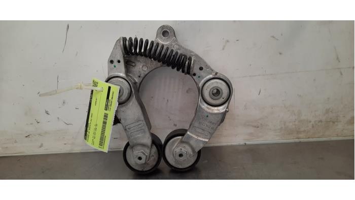 Usados Rodillo tensor correa múltiple Hyundai Santa Fe IV 1.6 T-GDI Hybrid HTRAC Precio € 96,80 IVA incluido ofrecido por Autohandel Didier