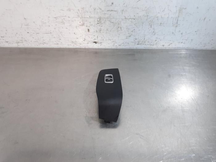 Usados Interruptor de ventanilla eléctrica MG HS/EHS I (AS23) 1.5 EHS T-GDI Hybrid Precio € 30,25 IVA incluido ofrecido por Autohandel Didier