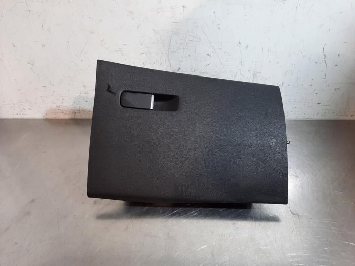 Usados Guantera MG HS/EHS I (AS23) 1.5 EHS T-GDI Hybrid Precio € 96,80 IVA incluido ofrecido por Autohandel Didier
