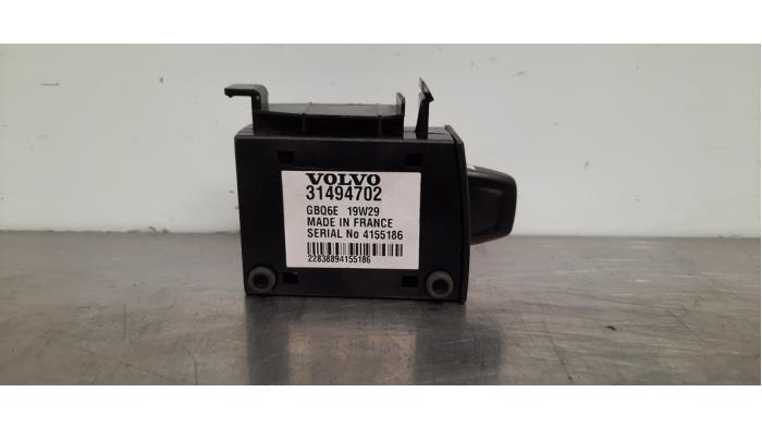 Używane Uchwyt karty SIM Volvo XC90 II 2.0 T6 16V AWD Cena € 24,20 Z VAT oferowane przez Autohandel Didier