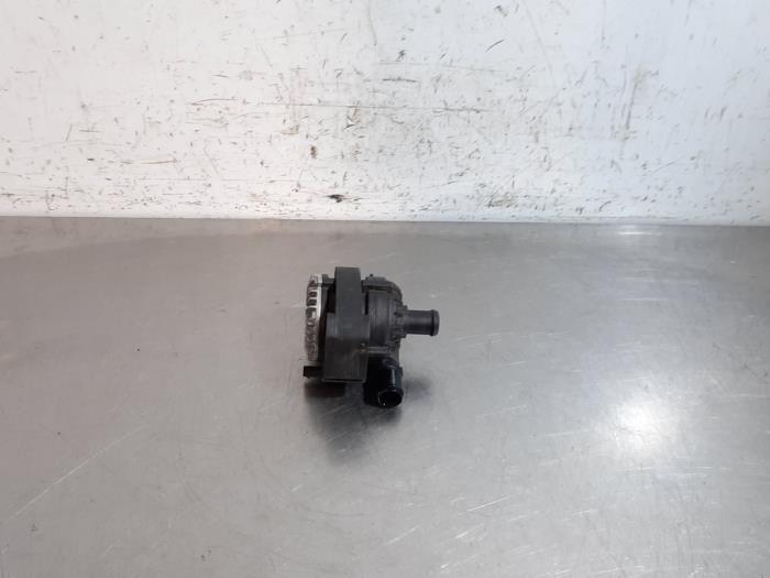 Begagnade Extra vattenpump Cupra Leon (KLCB) 1.5 VZ e-Hybrid 16V Pris € 163,35 Inklusive moms erbjuds av Autohandel Didier