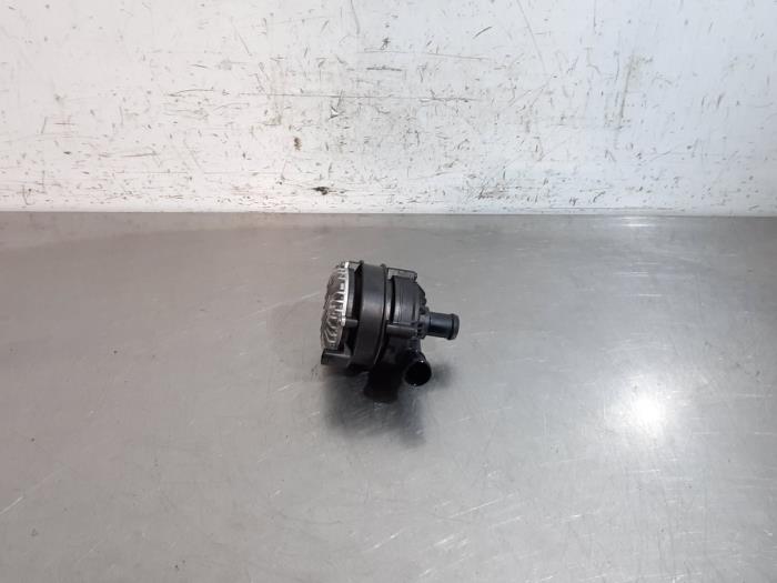 Begagnade Extra vattenpump Cupra Leon (KLCB) 1.5 VZ e-Hybrid 16V Pris € 133,10 Inklusive moms erbjuds av Autohandel Didier