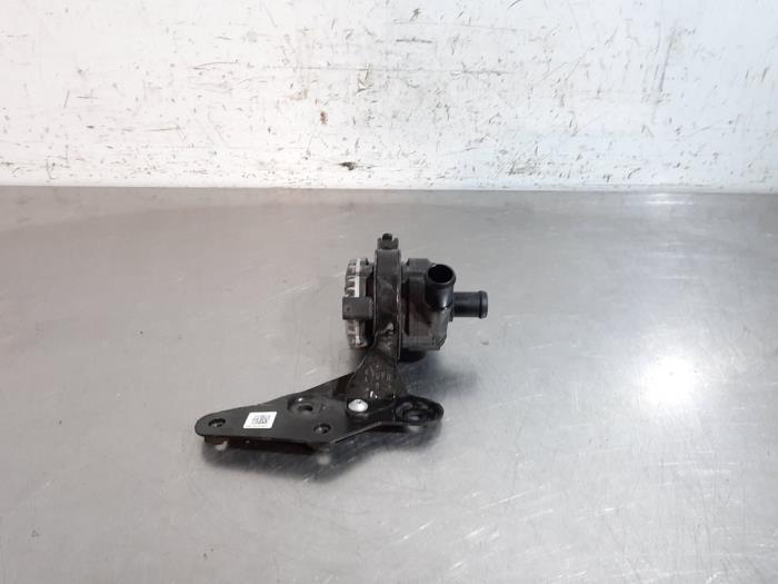 Begagnade Extra vattenpump Cupra Leon (KLCB) 1.5 VZ e-Hybrid 16V Pris € 133,10 Inklusive moms erbjuds av Autohandel Didier