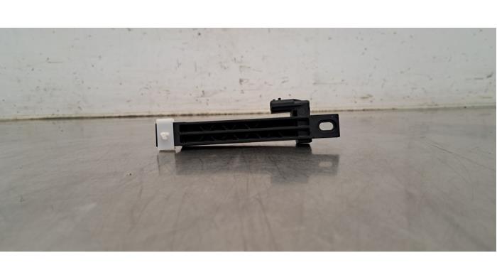 Używane Antena Renault Arkana (RJLL) 1.6 E-Tech 145 16V Cena € 24,20 Z VAT oferowane przez Autohandel Didier