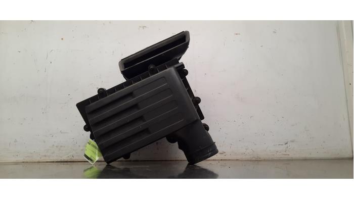 Begagnade Luftfilterhus Audi S3 Limousine (8VM/8VS) 2.0 TFSI 16V Pris € 133,10 Inklusive moms erbjuds av Autohandel Didier
