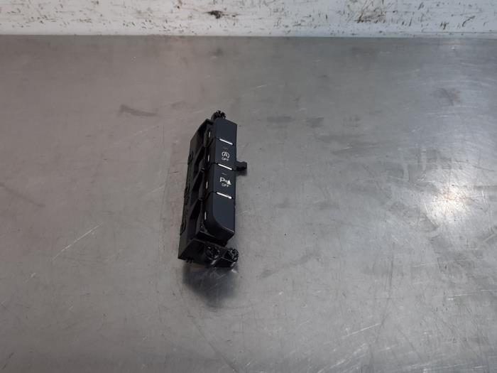Usados Interruptor PDC Kia Proceed (CD) 1.0i T-GDi 12V Precio € 90,75 IVA incluido ofrecido por Autohandel Didier