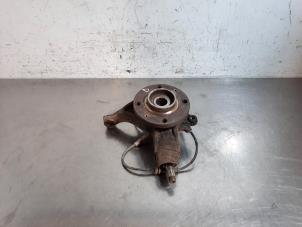 Gebrauchte Achsschenkel rechts vorne Peugeot 307 CC (3B) 1.6 16V Preis € 66,55 Mit Mehrwertsteuer angeboten von Autohandel Didier