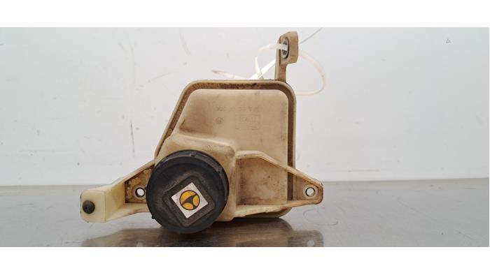 Begagnade Styrservotank Fiat Ducato (250) 2.3 D 160 Multijet AdBlue Pris € 24,20 Inklusive moms erbjuds av Autohandel Didier