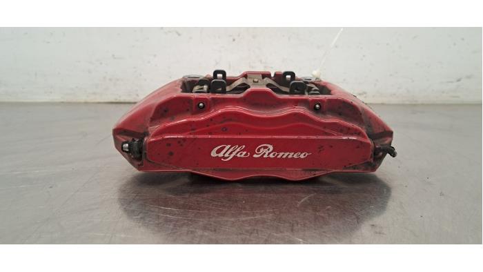 Usagé Etrier de frein avant droit Alfa Romeo Tonale 1.5 VGT Hybrid Prix € 532,40 Prix TTC proposé par Autohandel Didier