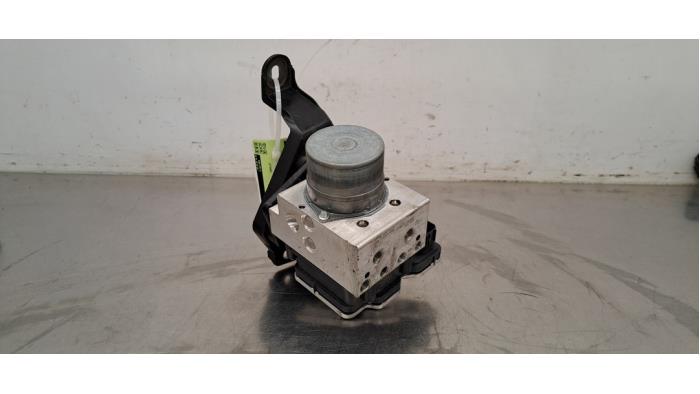Usagé Pompe ABS Mercedes C (W206) C-220d 2.0 Turbo 16V Prix € 399,30 Prix TTC proposé par Autohandel Didier