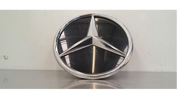 Używane Emblemat Mercedes EQA (N243) 250 67 kWh Cena € 60,50 Z VAT oferowane przez Autohandel Didier
