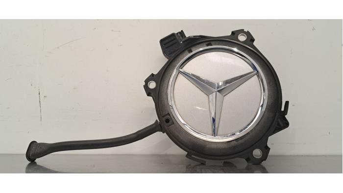Używane Emblemat Mercedes EQA (N243) 250 67 kWh Cena € 36,30 Z VAT oferowane przez Autohandel Didier