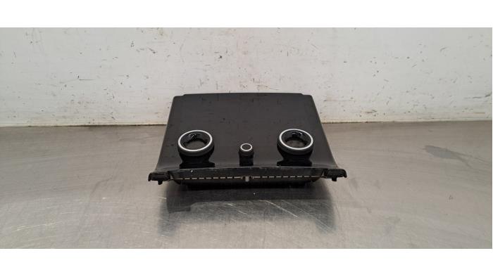 Begagnade Luftkonditionering, kontrollpanel Landrover Range Rover Velar (LY) 2.0 D180 AWD Pris € 532,40 Inklusive moms erbjuds av Autohandel Didier