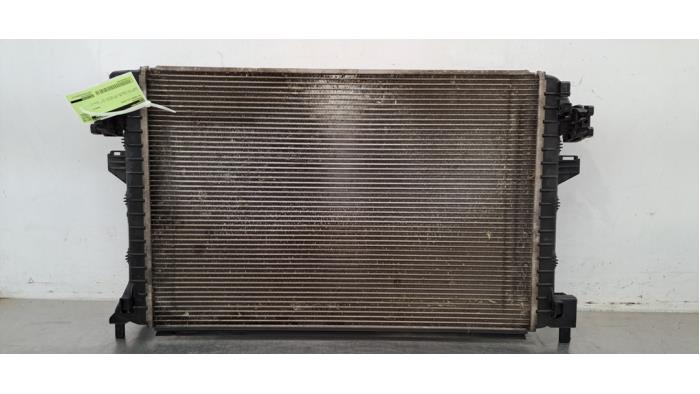 Used Radiator Volkswagen Passat Variant (3G5) 1.6 TDI 16V Price € 96,80 Inclusive VAT offered by Autohandel Didier