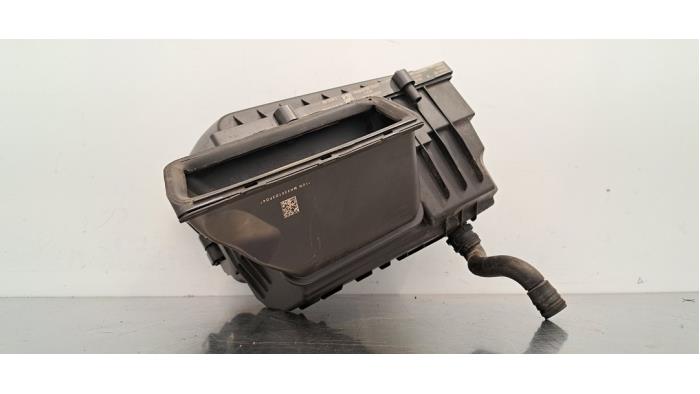 Begagnade Luftfilterhus Volkswagen Passat Variant (3G5) 1.6 TDI 16V Pris € 48,40 Inklusive moms erbjuds av Autohandel Didier