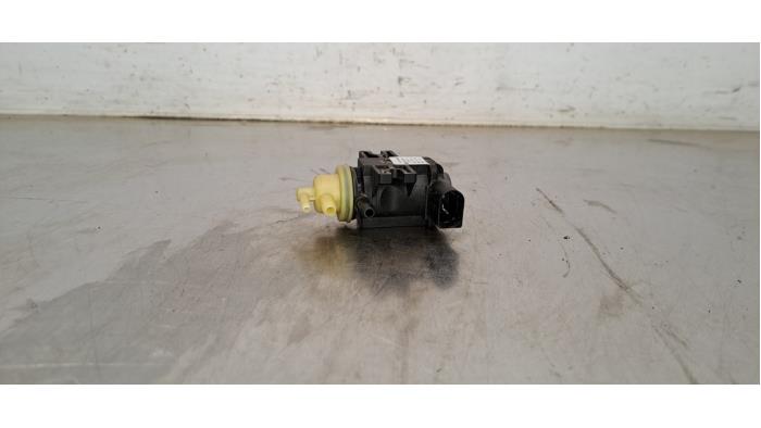 Usagé Régulateur pression turbo Volkswagen Passat Variant (3G5) 1.6 TDI 16V Prix € 24,20 Prix TTC proposé par Autohandel Didier