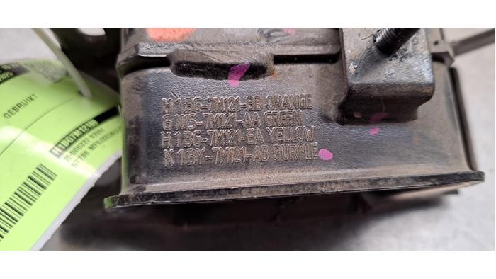 Engine mount from a Ford Fiesta 7 1.5 TDCi 85 2020