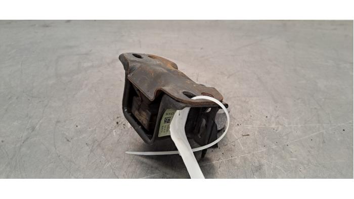 Engine mount from a Ford Fiesta 7 1.5 TDCi 85 2020