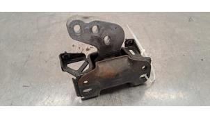 Engine mount from a Ford Fiesta 7 1.5 TDCi 85 2020