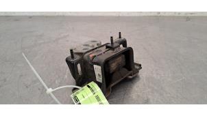 Engine mount from a Ford Fiesta 7 1.5 TDCi 85 2020