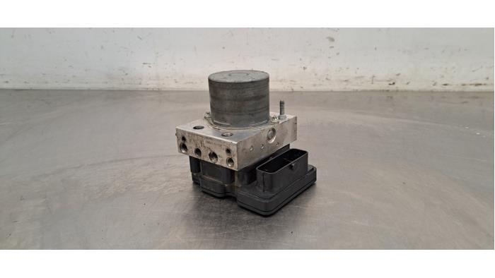 Used ABS pump Volkswagen Crafter (SY) 2.0 TDI FWD Price € 399,30 Inclusive VAT offered by Autohandel Didier