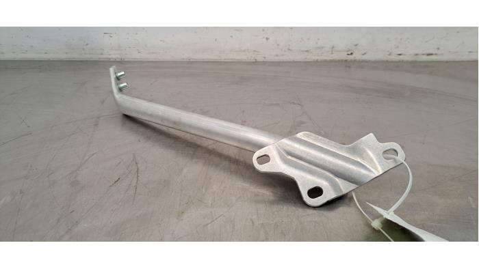 Begagnade Framdelsstöd Porsche 911 (992) 3.0 24V Carrera Pris € 36,30 Inklusive moms erbjuds av Autohandel Didier