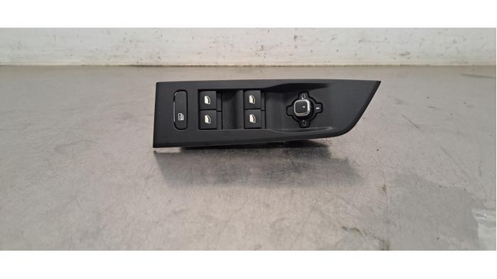 Usados Interruptor combinado de ventanillas Opel Astra L (F3/FB/FM/FP) 1.5 Turbo D 16V Precio € 90,75 IVA incluido ofrecido por Autohandel Didier