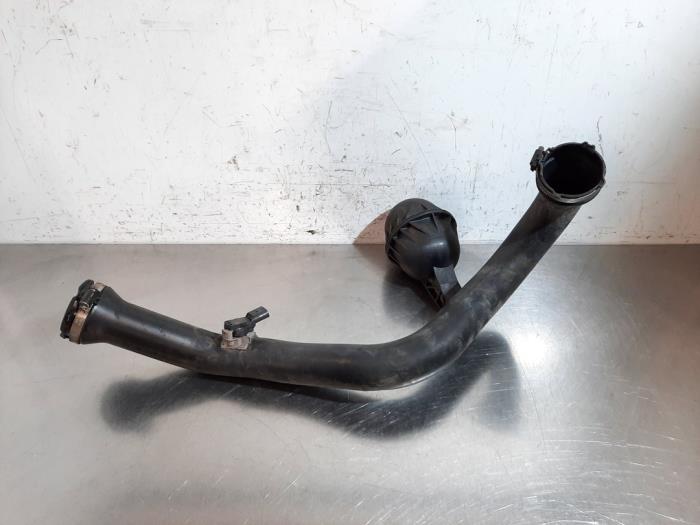 Gebrauchte Intercooler Schlauch Audi A4 Avant (B9) 2.0 35 TFSI Mild Hybrid 16V Preis € 96,80 Mit Mehrwertsteuer angeboten von Autohandel Didier