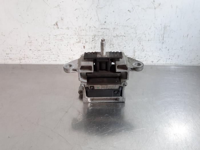 Used Engine mount Landrover Range Rover Evoque II (LZC/LZS/LZH) 1.5 P300e 12V AWD Price € 60,50 Inclusive VAT offered by Autohandel Didier
