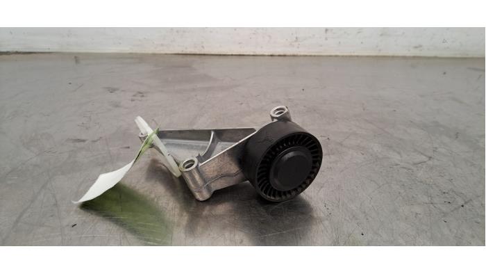 Usados Rodillo tensor correa múltiple Porsche 911 (992) 3.0 24V Carrera Precio € 60,50 IVA incluido ofrecido por Autohandel Didier