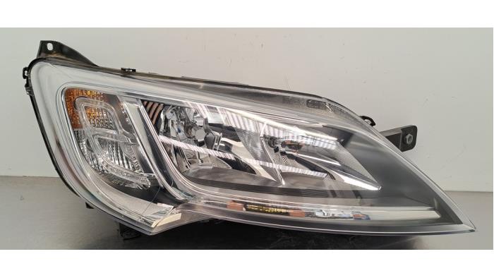 Używane Reflektor prawy Citroen Jumper (U9) ë-Jumper 110 kWh Cena € 532,40 Z VAT oferowane przez Autohandel Didier
