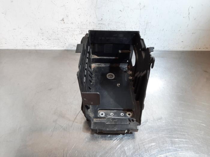 Begagnade Batterilåda Landrover Discovery Sport (LC) 2.0 eD4 150 16V Pris € 36,30 Inklusive moms erbjuds av Autohandel Didier