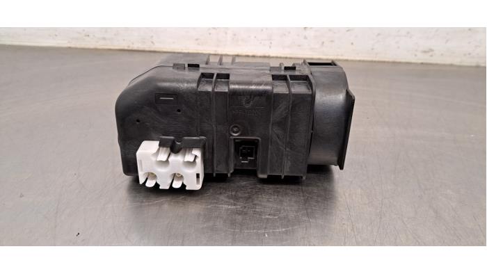 Kompressor van een Mercedes-Benz S (222.0/222.1) 3.0 S-350d 4-Matic 2020