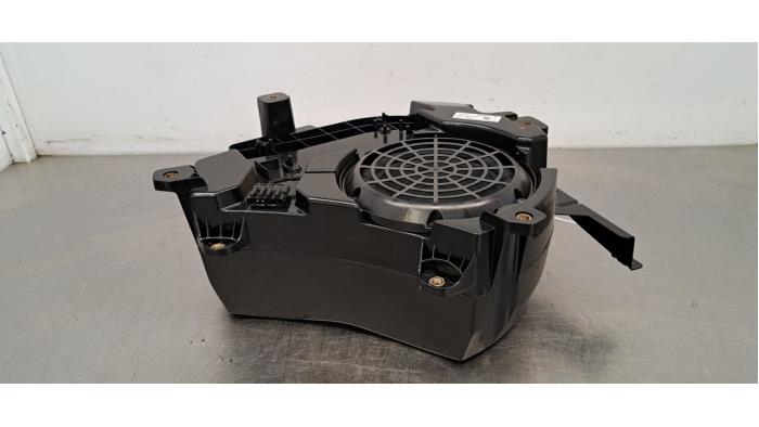 Begagnade Bashögtalare Porsche Cayenne II (92A) 3.0 D V6 24V Pris € 332,75 Inklusive moms erbjuds av Autohandel Didier