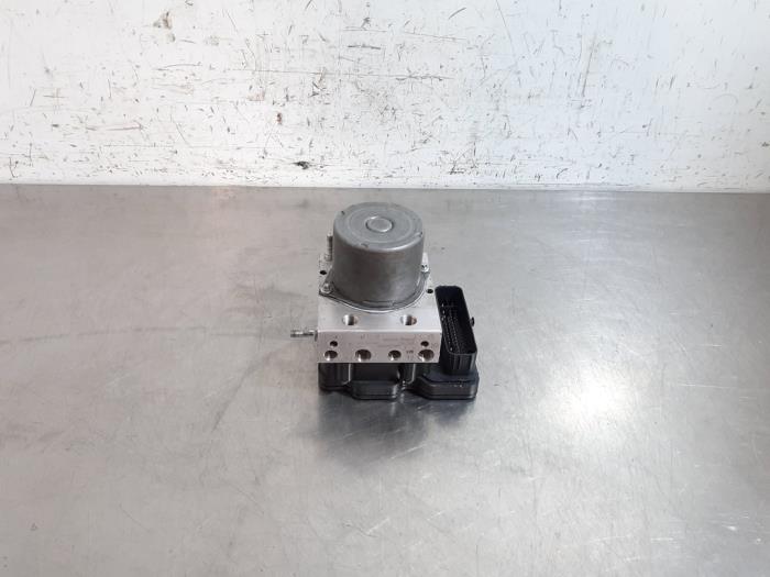 Begagnade ABS-pump Iveco New Daily VI 3.0 Natural Power 35C/S14, 40/50/65/70C14 Pris € 399,30 Inklusive moms erbjuds av Autohandel Didier