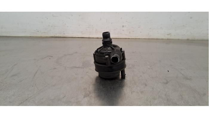 Begagnade Extra vattenpump Mercedes Sprinter 3,5t (907.6/910.6) 317 CDI 2.0 D RWD Pris € 30,25 Inklusive moms erbjuds av Autohandel Didier