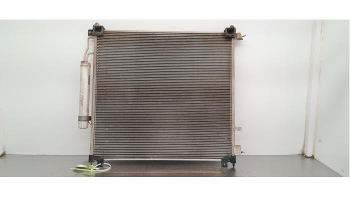 Usagé Condenseur de climatisation Landrover Defender II 110 2.0 D200 Prix € 199,65 Prix TTC proposé par Autohandel Didier