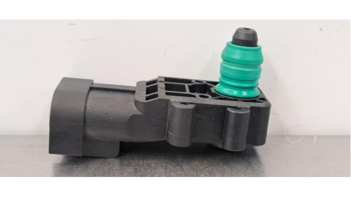 Begagnade MAP-sensor (insugsrör) Peugeot 408 1.6 16V HYbrid 180 Pris € 18,15 Inklusive moms erbjuds av Autohandel Didier