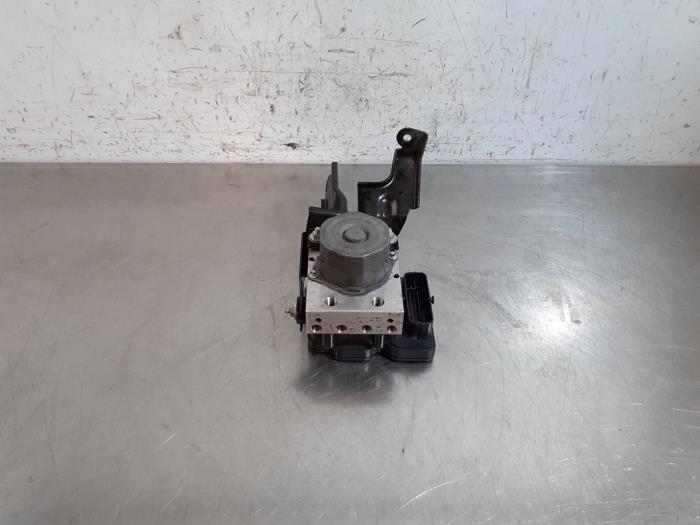 Begagnade ABS-pump Nissan Micra (K14) 0.9 IG-T 12V Pris € 96,80 Inklusive moms erbjuds av Autohandel Didier
