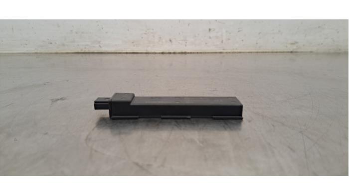 Używane Keyless Entry-Antena BMW 2 serie Gran Coupe (F44) 218d 2.0 16V Cena € 24,20 Z VAT oferowane przez Autohandel Didier