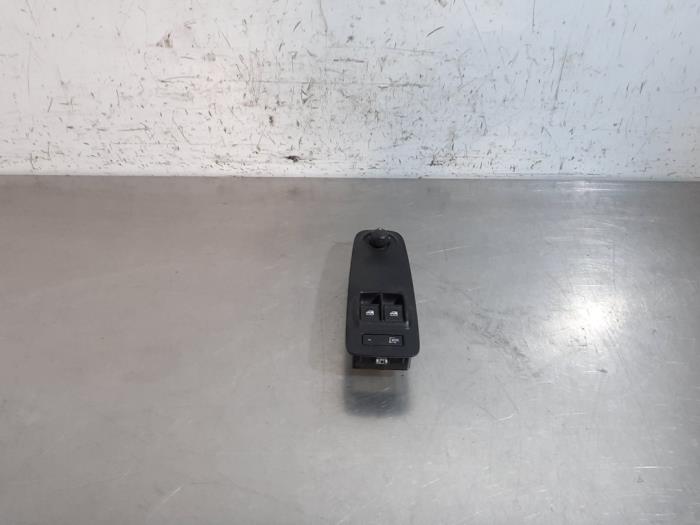 Usados Interruptor combinado de ventanillas Fiat Ducato (250) 2.2 D 180 Multijet 3 Precio € 54,45 IVA incluido ofrecido por Autohandel Didier