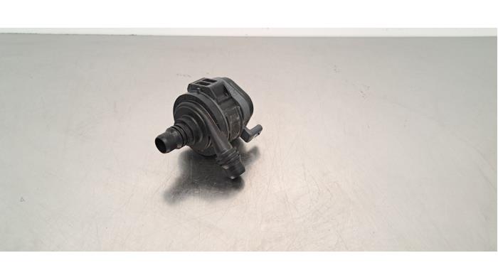 Extra vattenpump DS Automobiles DS 4, Kombi-sedan, 2021 (Begagnad)