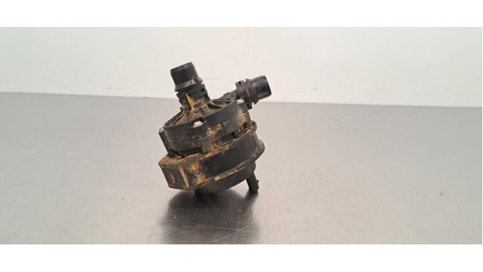 Extra vattenpump DS Automobiles DS 4, Kombi-sedan, 2021 (Begagnad)