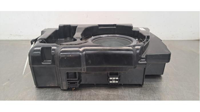 Używane Subwoofer Porsche Macan (95B) 3.0 V6 24V GTS Cena € 133,10 Z VAT oferowane przez Autohandel Didier