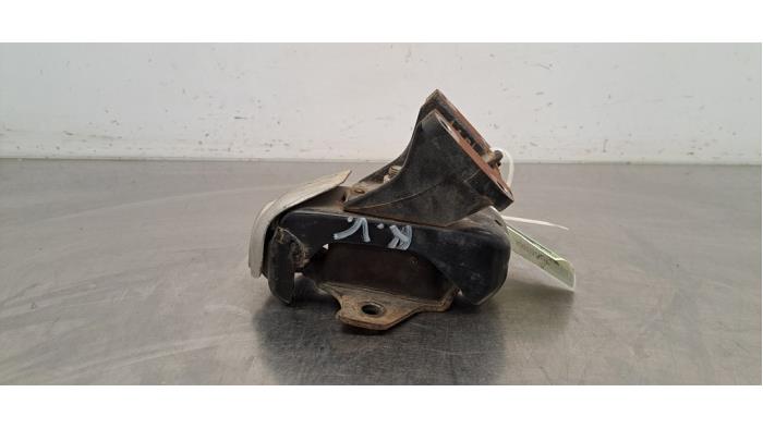 Used Engine mount Toyota Hilux V/VI 2.8 D4D-F 16V 4x4 Price € 54,45 Inclusive VAT offered by Autohandel Didier